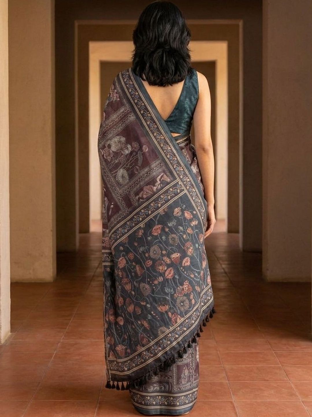 Floral Silk Blend Designer Saree - Image 3